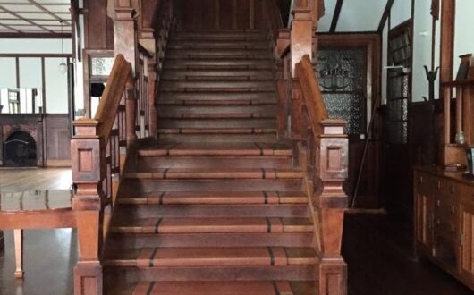 staircase malanda pub web